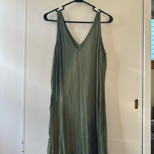 Old Navy Women’s Dress | shift dress | olive green | M